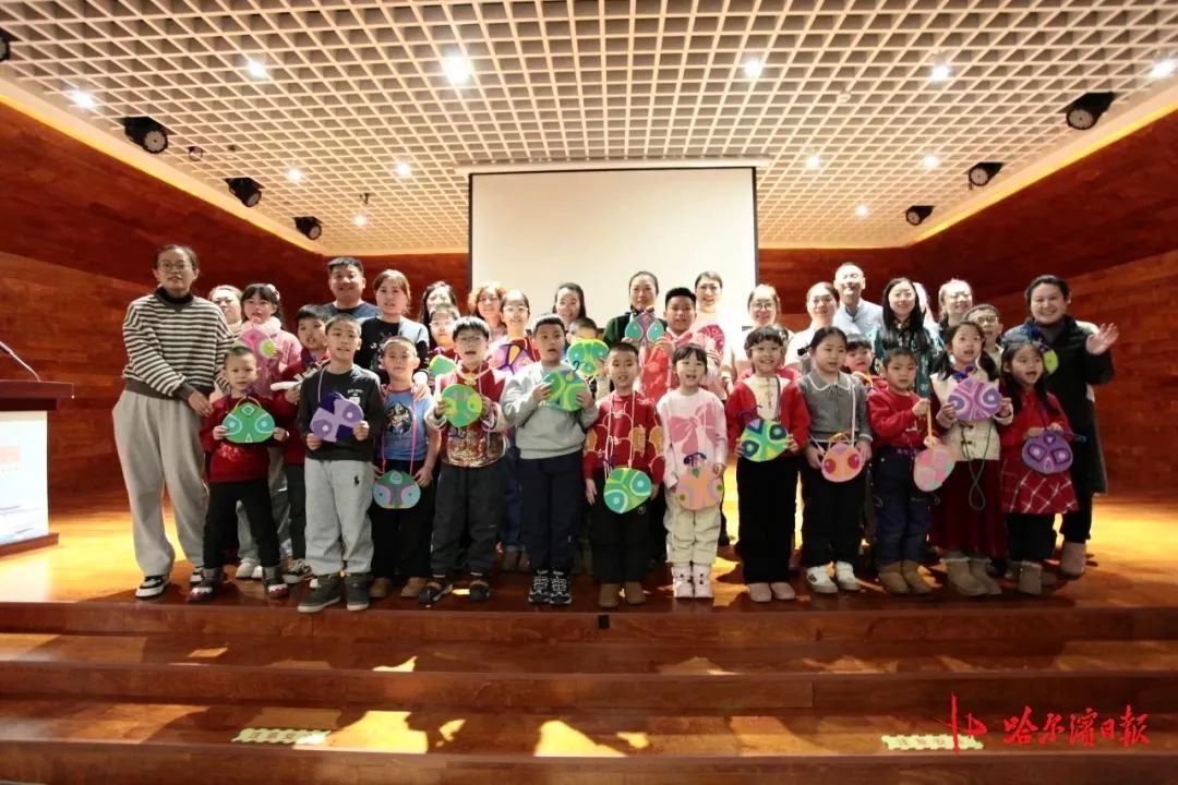 孩子们为何在哈尔滨博物馆DIY小蛇包？揭秘韩美林生肖艺术的魅力  第5张