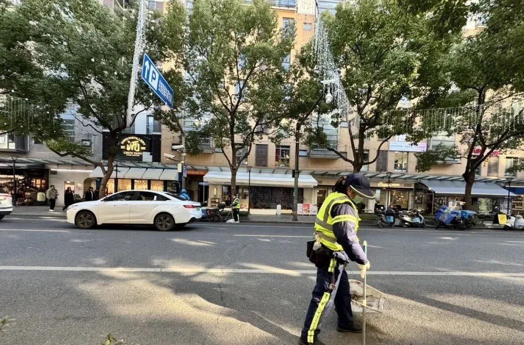春节坚守岗位不回家？认识两位扮靓杨浦的城市美容师  第3张
