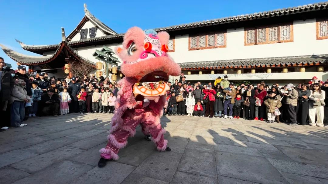 正月初二路桥十里长街人潮涌动，21.1万人次共庆新春，你还在等什么？  第7张