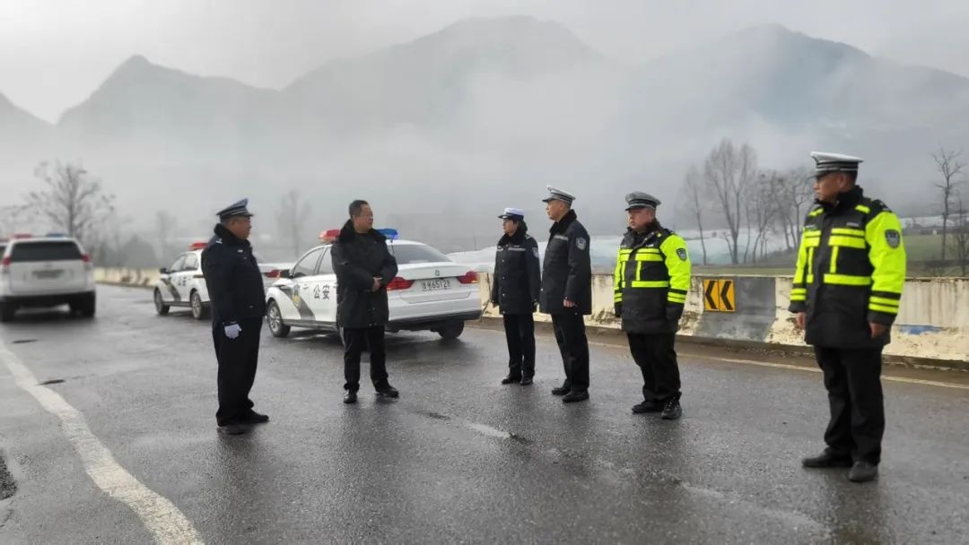 【重视！】副县长深入督导，冰雪天交警如何保安全？  第2张