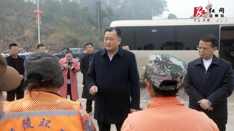 县委书记大年初一看望慰问一线职工，背后原因竟如此感人  第3张