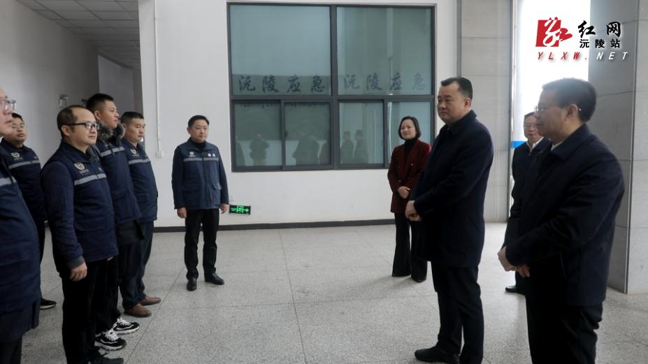 县委书记大年初一看望慰问一线职工，背后原因竟如此感人  第4张