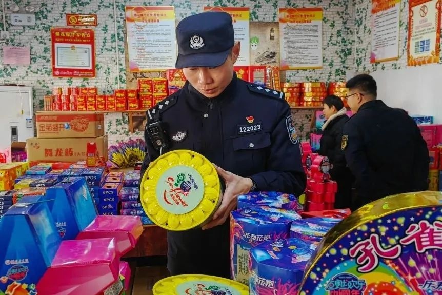 春节里TA们不回家坚守岗位守护安宁，你知道为什么吗?  第10张