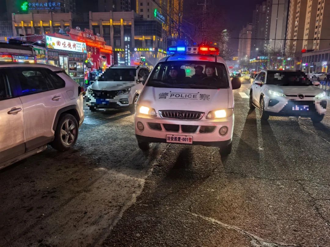 临夏公安午夜守护行动:你的安全感,他们用脚步丈量 第2张 临夏公安午夜守护行动:你的安全感,他们用脚步丈量 第2张