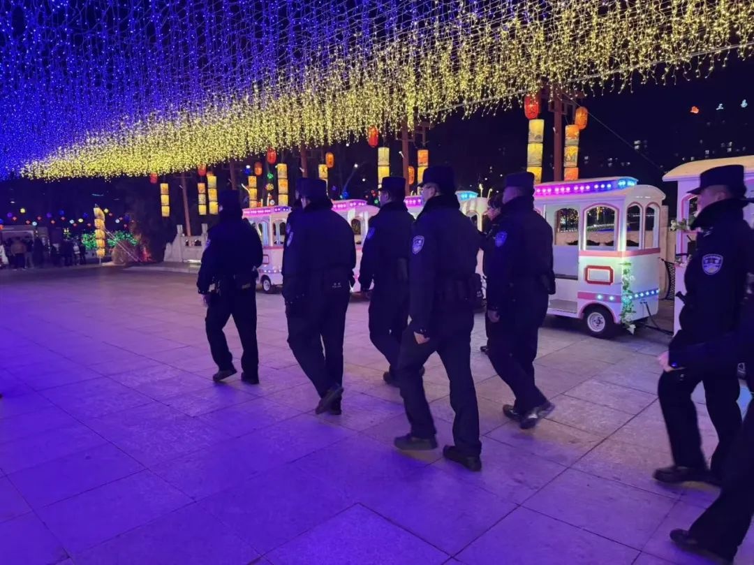 临夏公安午夜守护行动:你的安全感,他们用脚步丈量 第3张 临夏公安午夜守护行动:你的安全感,他们用脚步丈量 第3张