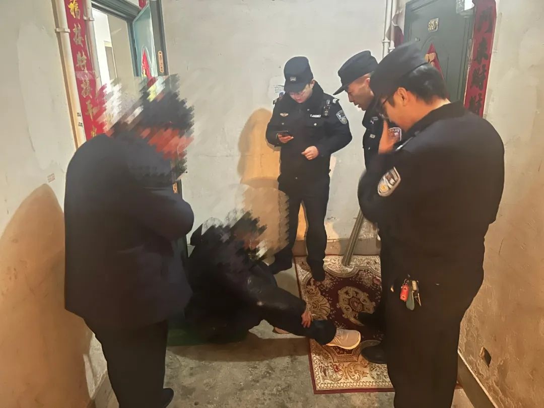 临夏公安午夜守护行动:你的安全感,他们用脚步丈量 第4张 临夏公安午夜守护行动:你的安全感,他们用脚步丈量 第4张