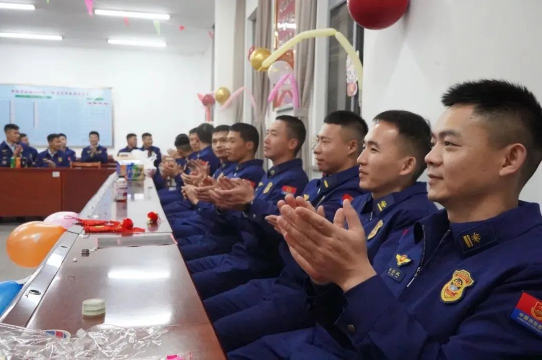 蛇年春晚大揭秘：武夷山森林消防指战员如何用才艺点燃新春激情？  第3张