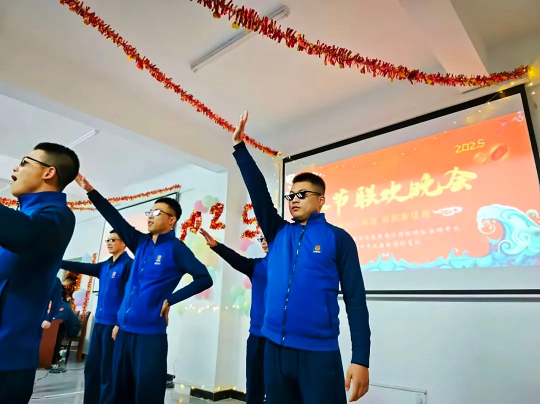 大年初一江西机动队伍春节晚会：指战员的别样新年?  第3张