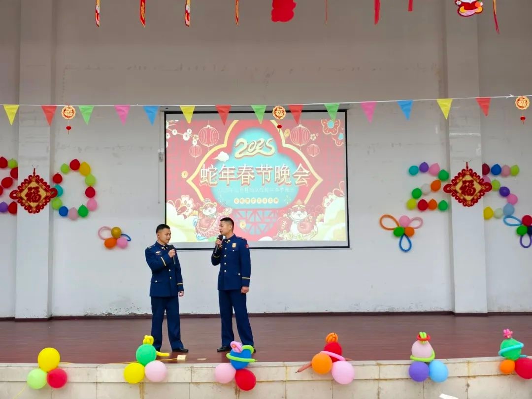大年初一江西机动队伍春节晚会：指战员的别样新年?  第7张