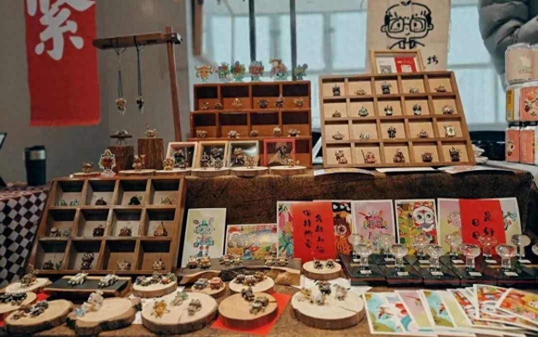 石家庄新汇文市集火爆！毛猴制作技艺为何让家长孩子疯狂抢购？