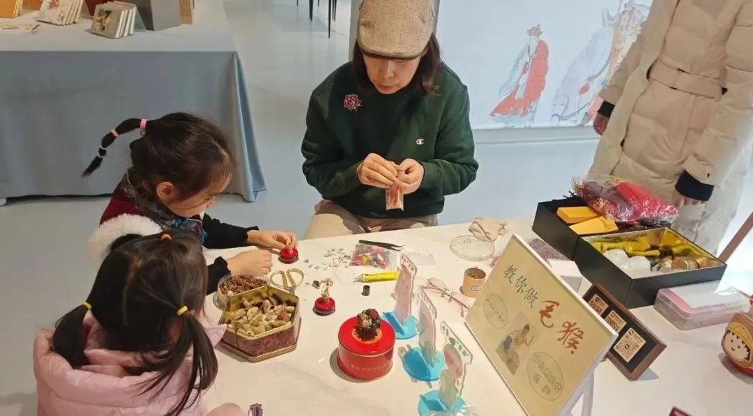 石家庄新汇文市集火爆！毛猴制作技艺为何让家长孩子疯狂抢购？  第4张