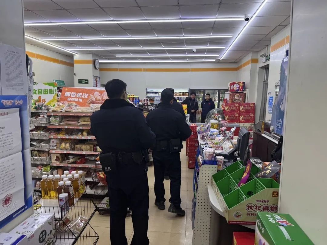 罗城派出所春节全力保平安,他们怎么做的?! 第4张 罗城派出所春节全力保平安,他们怎么做的?! 第4张