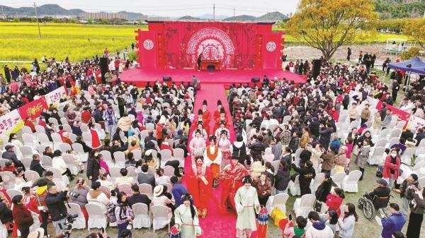 震撼！再现十里红妆，2025象山花田婚礼有何独特之处？  第5张
