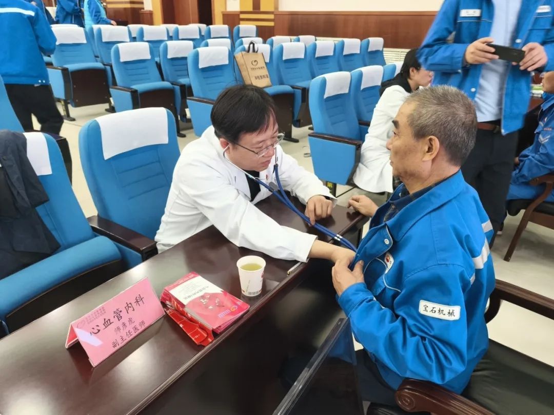 宝鸡市中医医院走进企业送健康，你的健康他们来守护  第4张