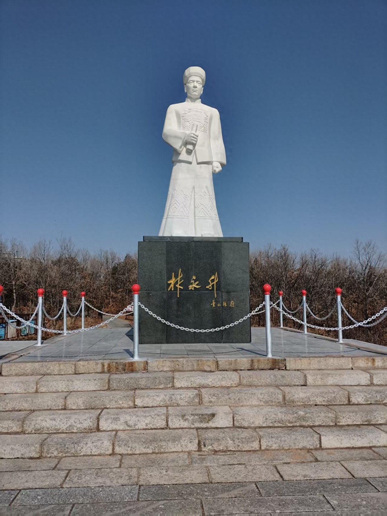 林永升塑像修缮背后：黑岛镇如何重塑红色标志？!