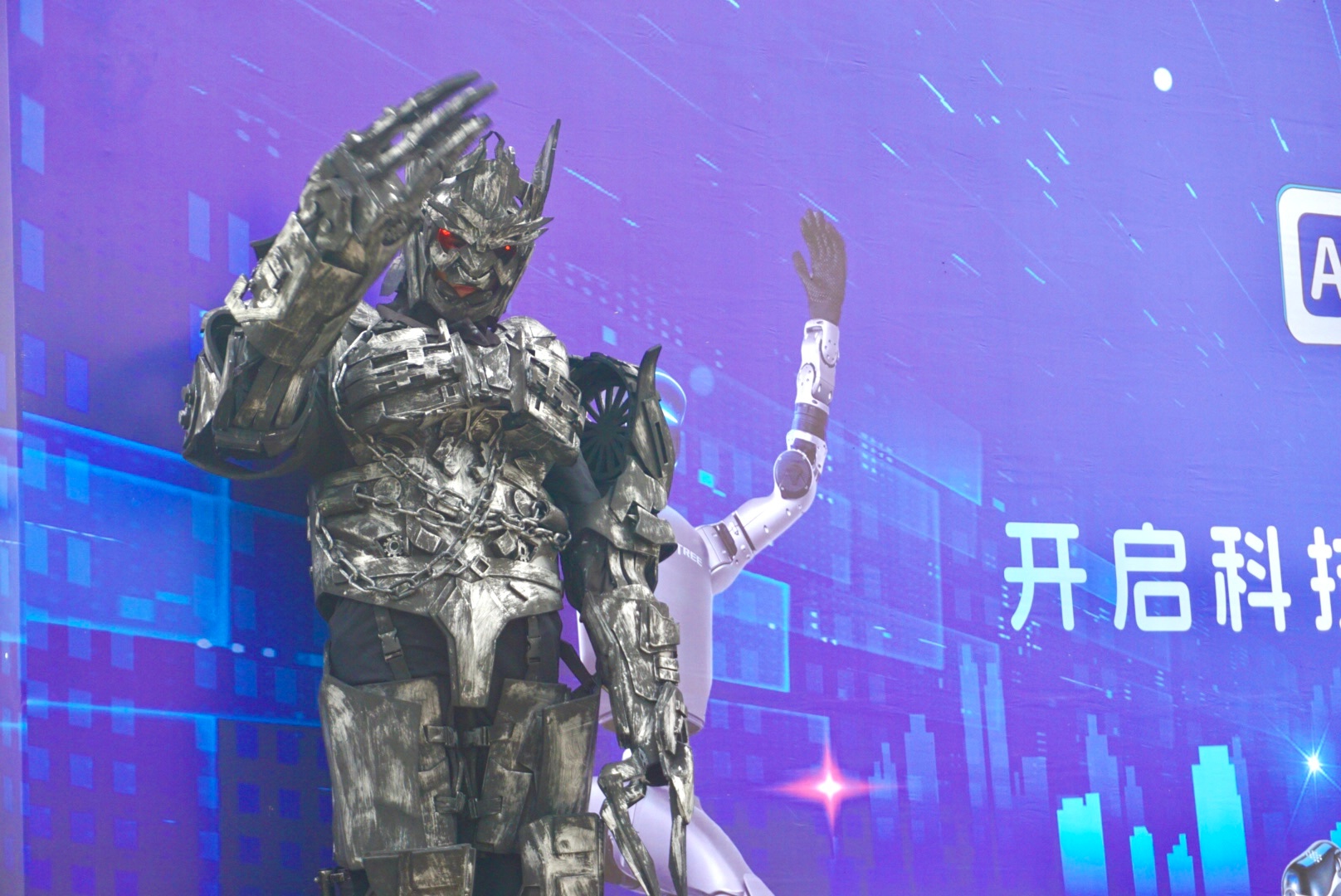 春晚上机器人秧歌舞火遍全国！杭州六小龙频频热搜！杭州天成教育集团的科技节有何惊喜？  第5张